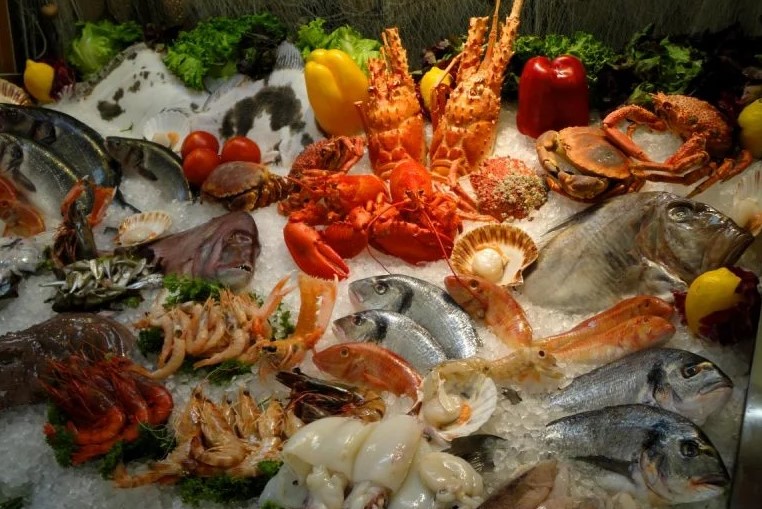 Học viên thực hành tại SeaFood Chef Academy